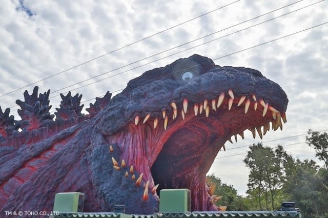 120-meter Godzilla statue opens in Japan, fans can now zipline into the kaiju king’s mouth【Video】