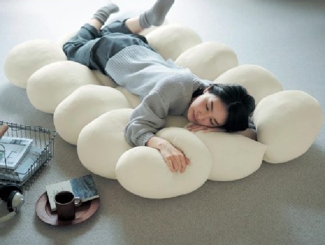 Lazy stay-home innovation from Japan: the addictive cloud nap mat ...