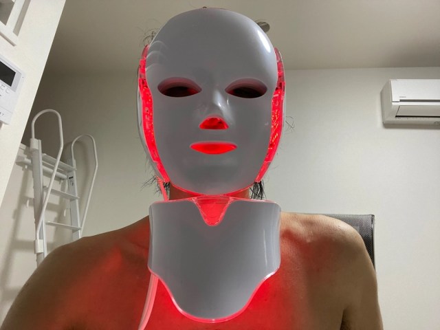 Can this crazy LED robo mask make us better-looking? Let’s find out!【Experiment】