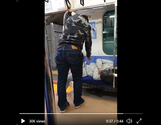 Tokyo train passengers team up to take down thief who stole sleeping man’s wallet【Videos】
