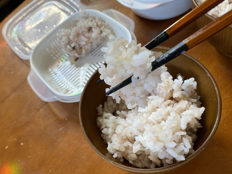 We test Daiso’s new storage container to see if it keeps rice fluffy ...