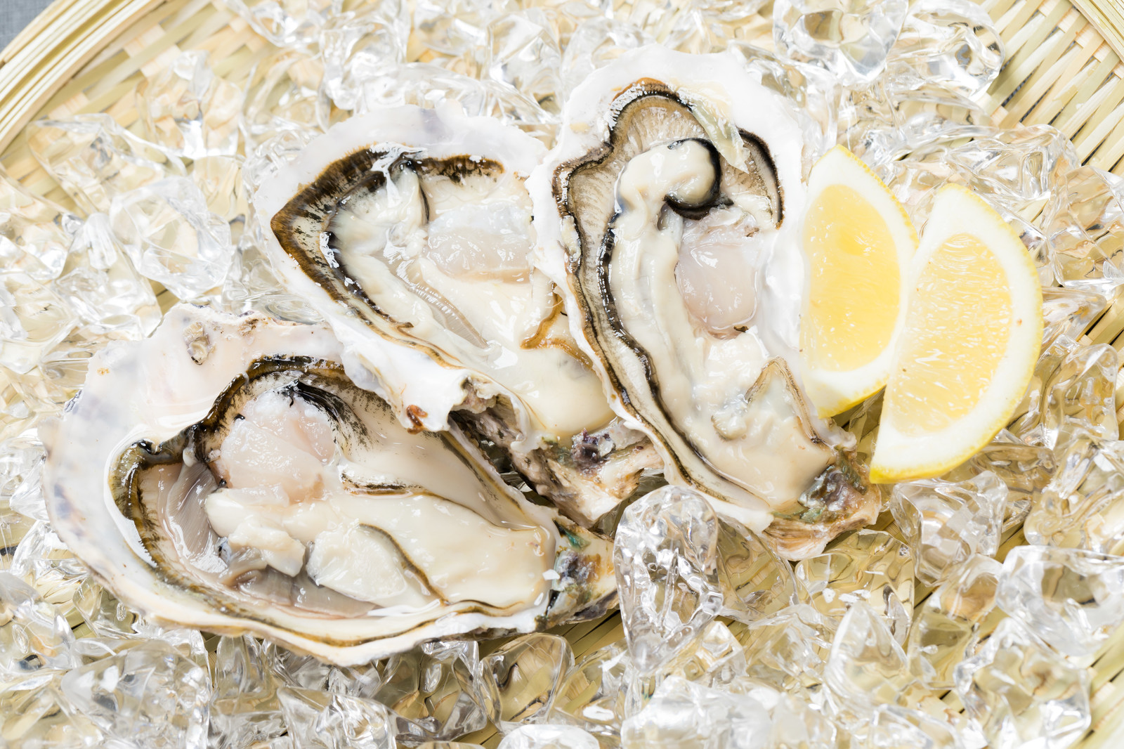 Is it dangerous to slurp oysters straight from the shell? Japan’s