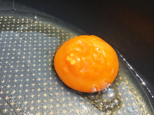 Japanese media finds out if it’s cold enough to “fry” an egg on the street in Hokkaido