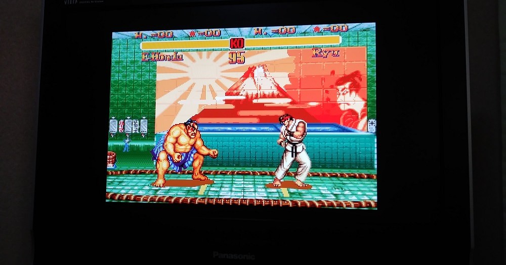 V najnovšom opätovnom vydaní hry bol z tapety Street Fighter II odstránený slnečný svit