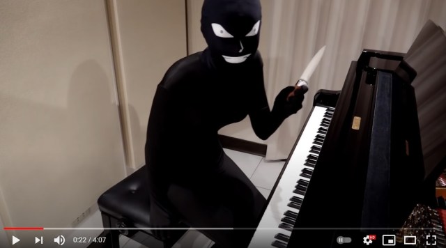 Busty cosplay pianist shows face, but not hers, in awesome Detective Conan Criminal video【Video】