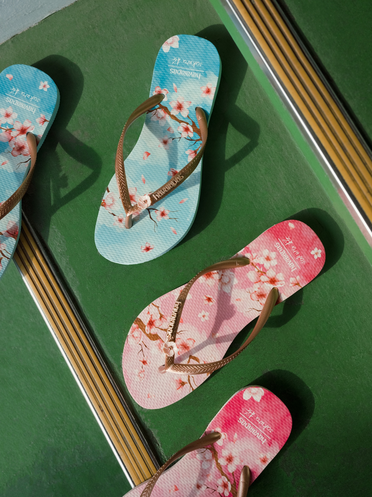 Sakura Havaianas on sale in Japan modelled by twin sister