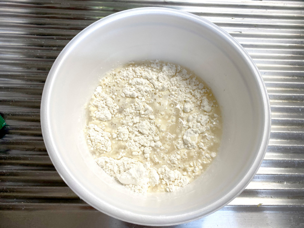 Jijimi We try making Nisshin’s Jijimi Korean Pancakes in a cup kit【SoraKitchen ...