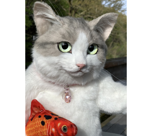 Japanese-cat-fashion-backpack-bag-accessories-cute-weird-unique-shop-buy-realistic-felt-art-craft-2.jpg