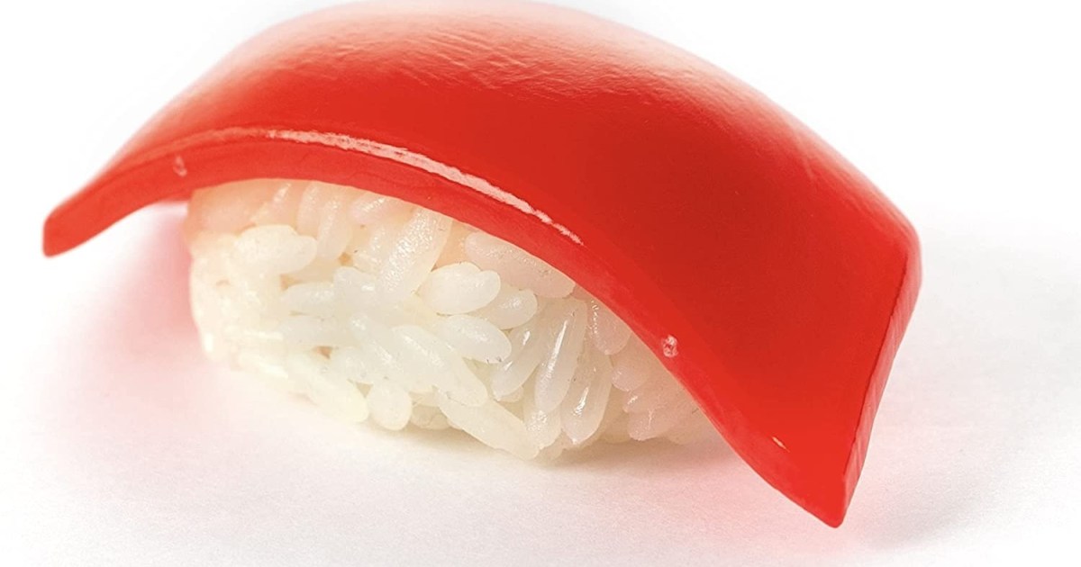 This Sushi Model Kit Features 366 Pieces of Rice