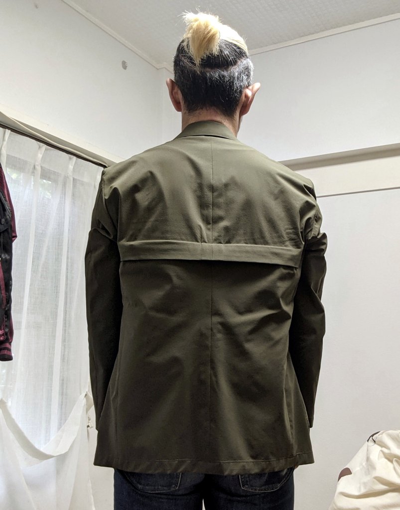 Mr. Sato reveals his new suit jacket’s hidden, convertible secret ...