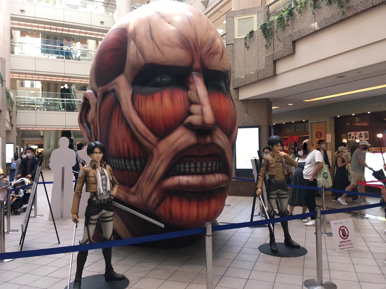 attack on titan colossal titan statue