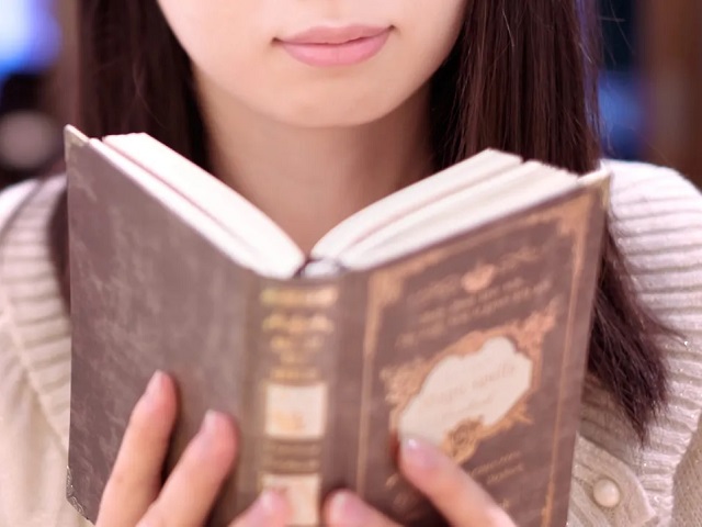 Manga author isn’t so sure about stereotypical image of the timid girl who loves reading books