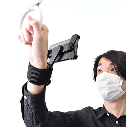 Beat the heat in the smelliest arena with clip-on armpit fans from Japan!