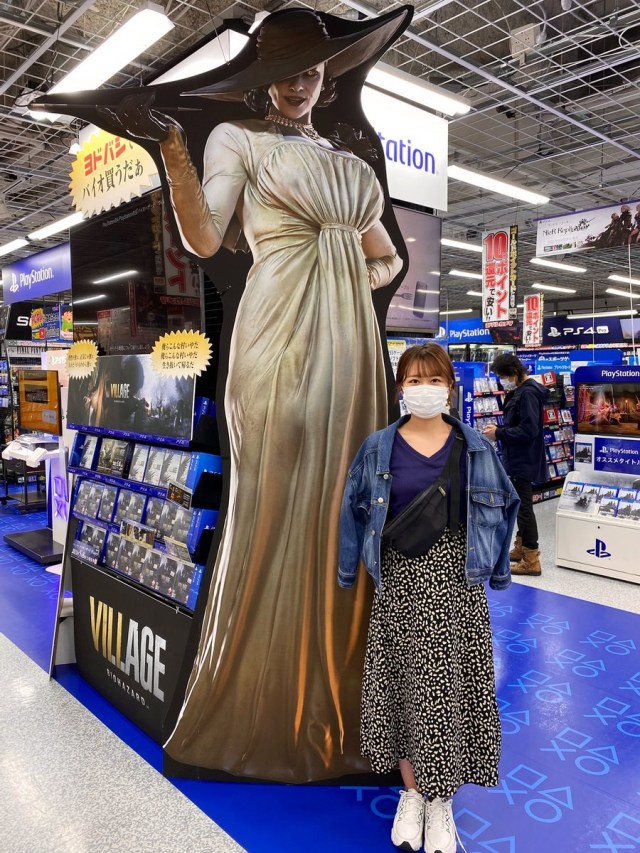 The Life Size Resident Evil Village Tall Vampire Lady Standee May Be Her Most Terrifying Form Yet Soranews24 Japan News