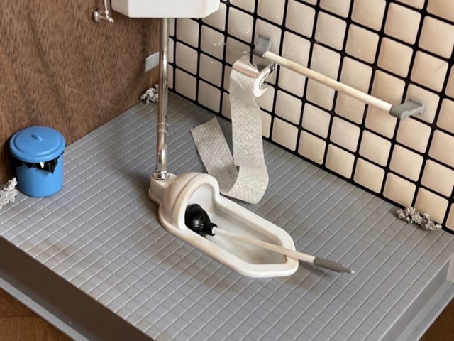 Japanese squat toilet plastic model kit: Weird, gross, or both?【Photos】