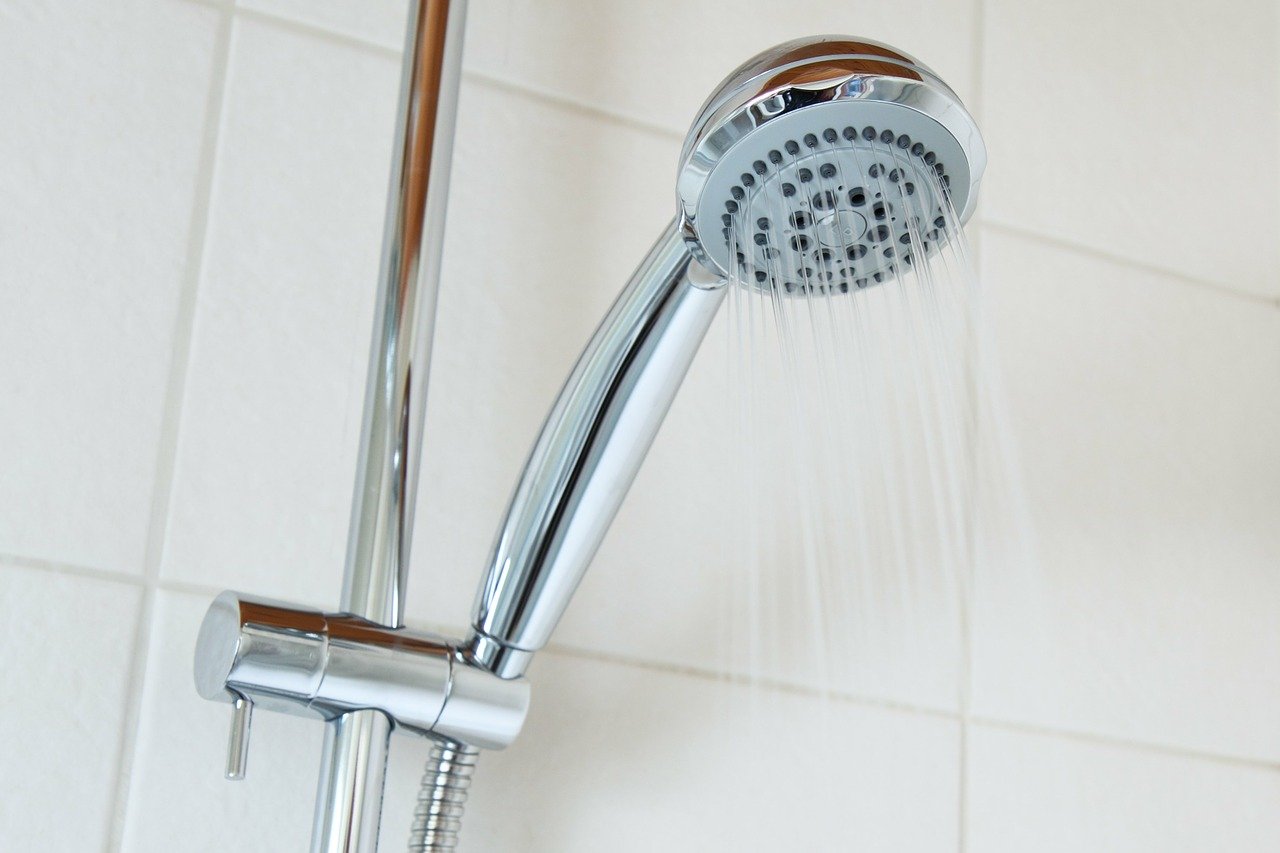 Something surprising happens when using the cheapest shower head from