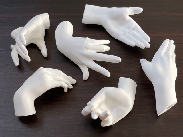 Mysterious hand figures turn out to be our new favourite Japanese capsule toys
