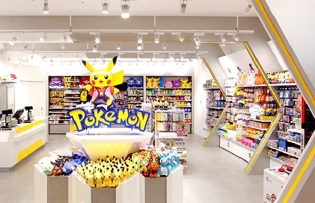 Hands down the best Pokémon Center in Japan out of all the ones I visited!  *New goal unlocked: get a streaming warehouse with a giant…