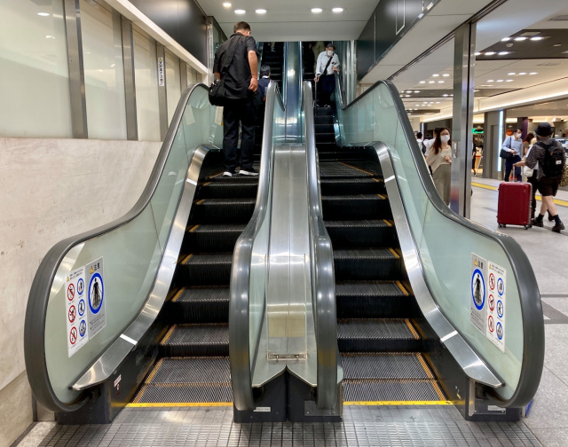 Tokyo farewells Japan’s only double-decker Shinkansen with a special ...