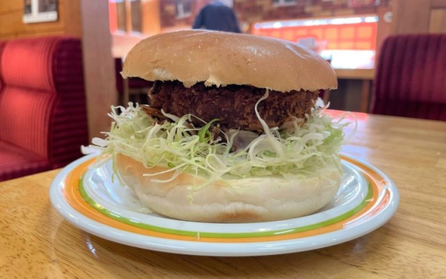 We try Komeda Coffee’s new meatless ham katsu burger, and never want real fried ham ever again
