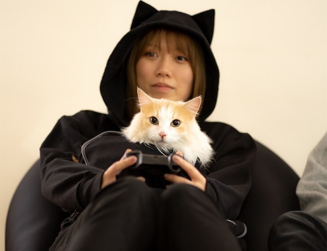 Japan doesn’t just have a gamer hoodie, it’s got a gamer hoodie specially designed for cat owners