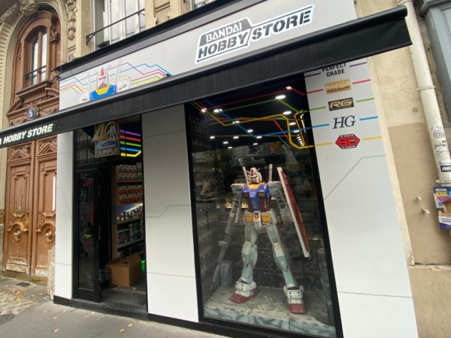 What are the most popular Gundam model kits in Paris? French Bandai Store gives us the answer