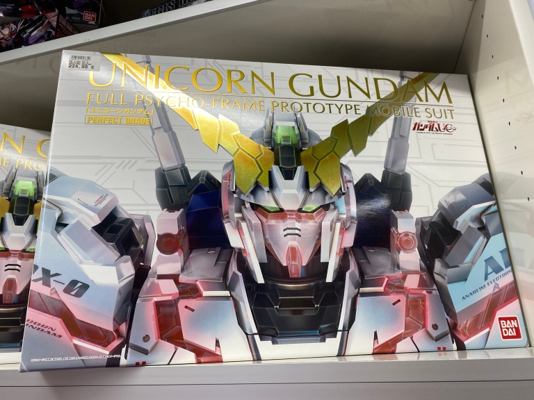 What are the most popular Gundam model kits in Paris? French Bandai ...