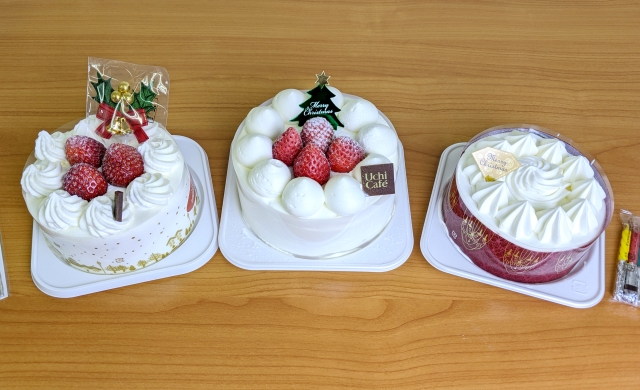 Which convenience store sells the best Japanese Christmas cakes?