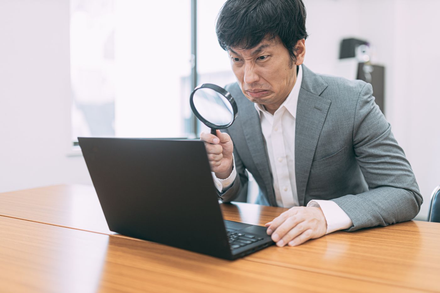 How do you say ‘Google it, you trash’ in British English? Answer