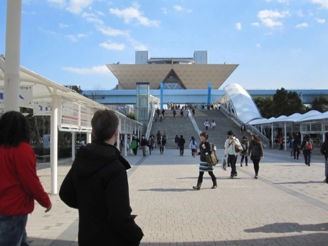 The opening morning of Comiket looked very different this year, and so did the night before【Vids】
