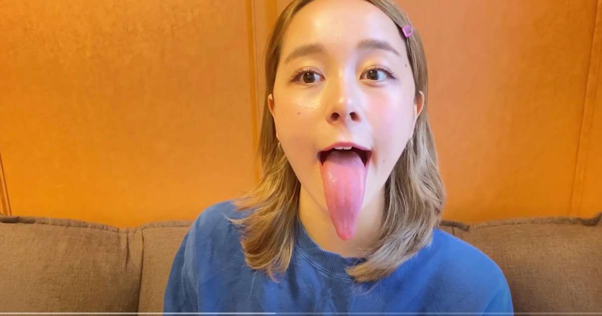 japan girl tongue