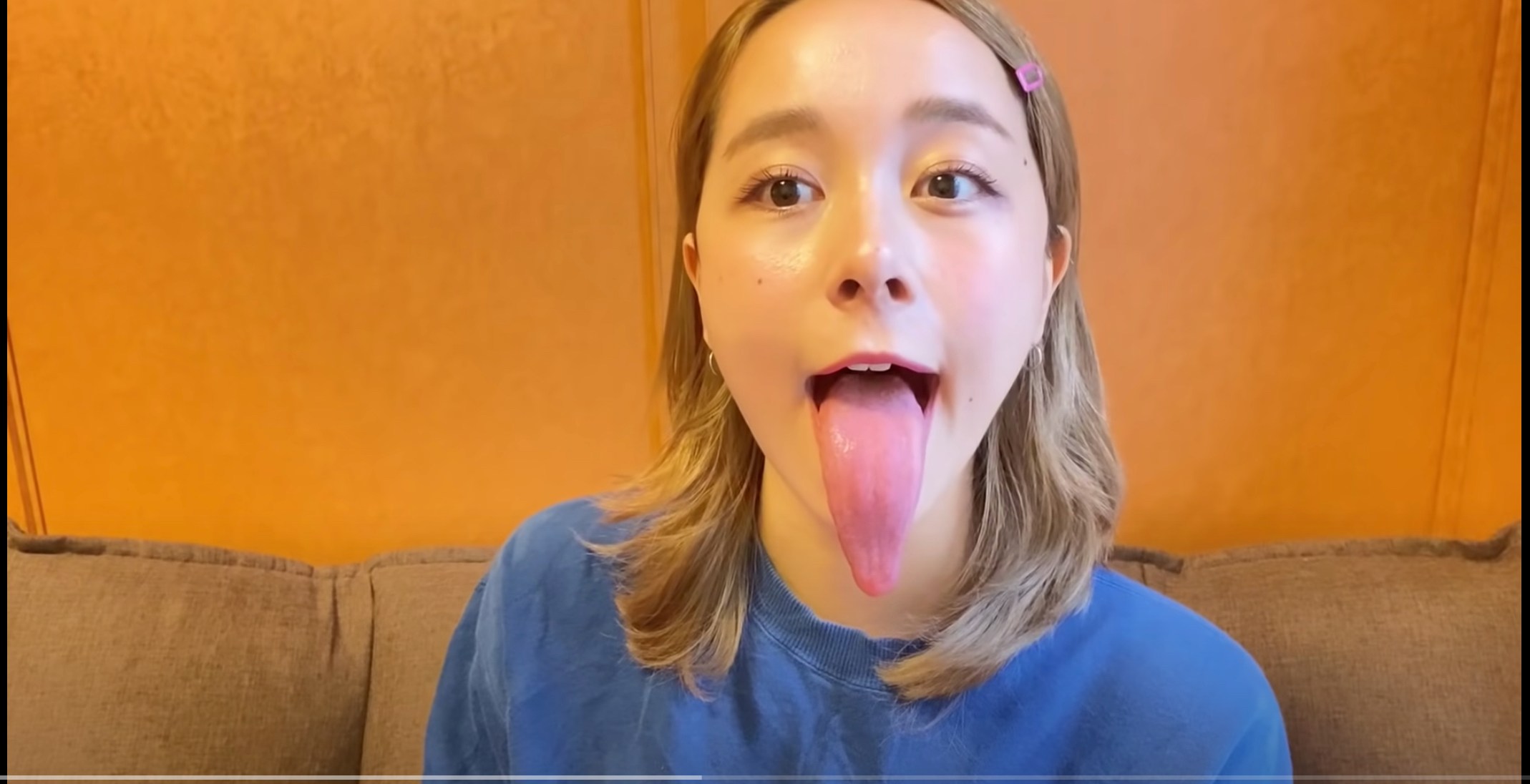 Owner Of Ridiculously Long Tongue Is Also A Former Idol Does Cool owner-of-ridiculously-long-tongue-is-also-a-former-idol-does-cool