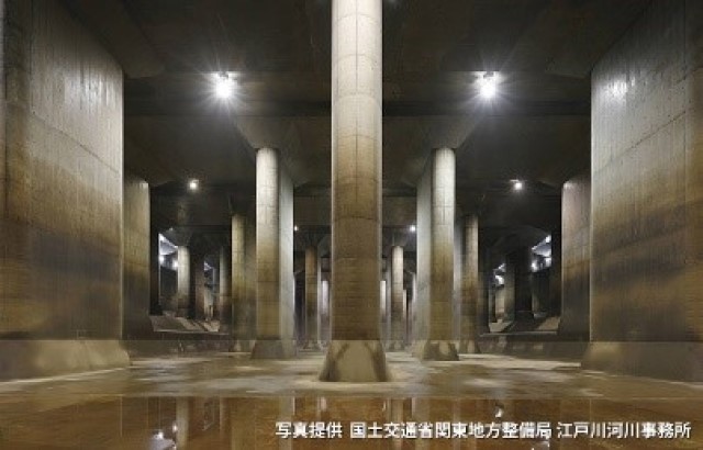 日本の有名な「防災地下寺院」の無料バスツアーが行われています。