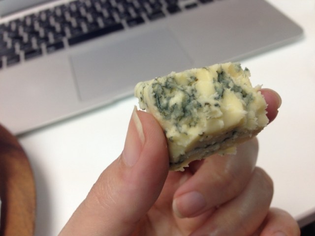 Taste-testing the “cheese that gives you weird dreams”【Experiment】