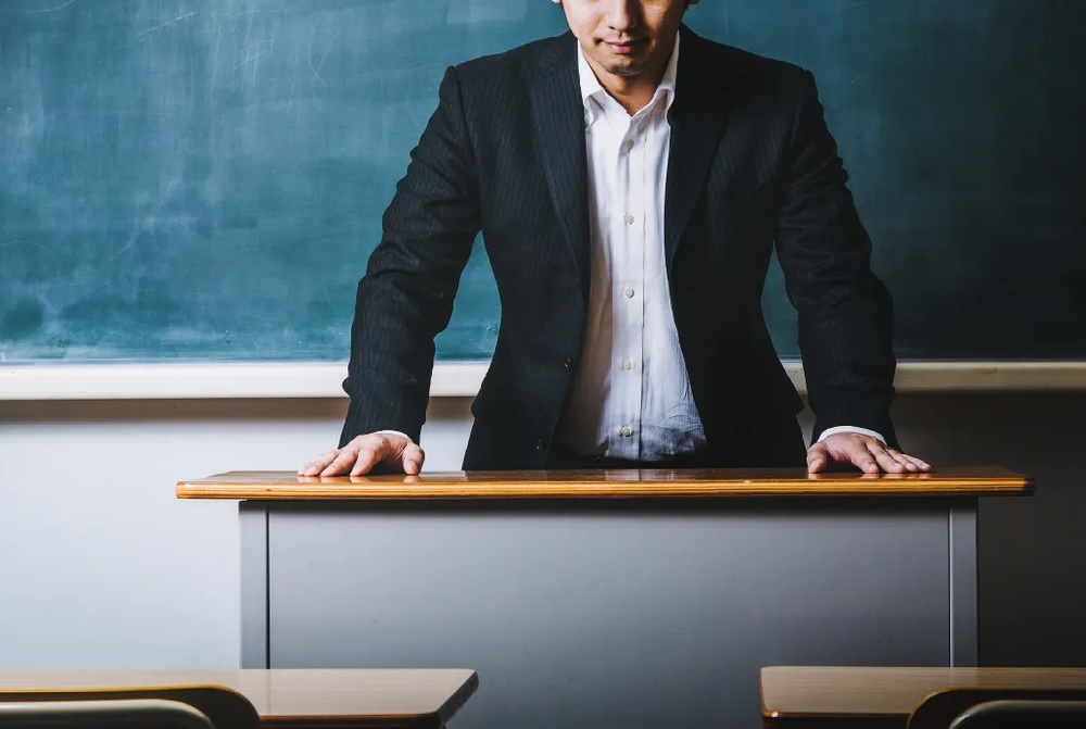 japanese-man-breaks-into-school-to-recover-stuff-teacher-took-from-him