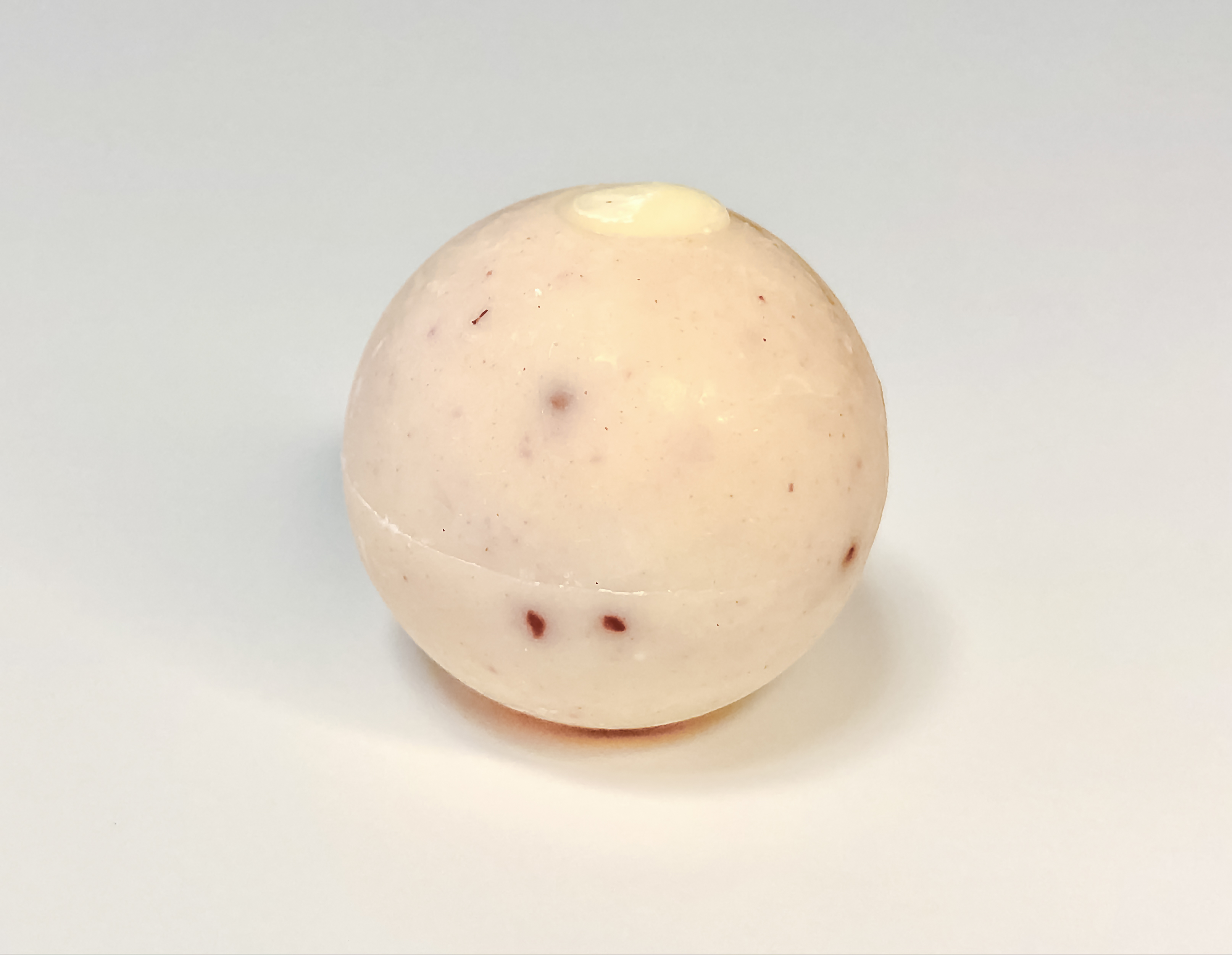 Sakura Lindor A Lindt chocolate you can only buy in Japan SoraNews24