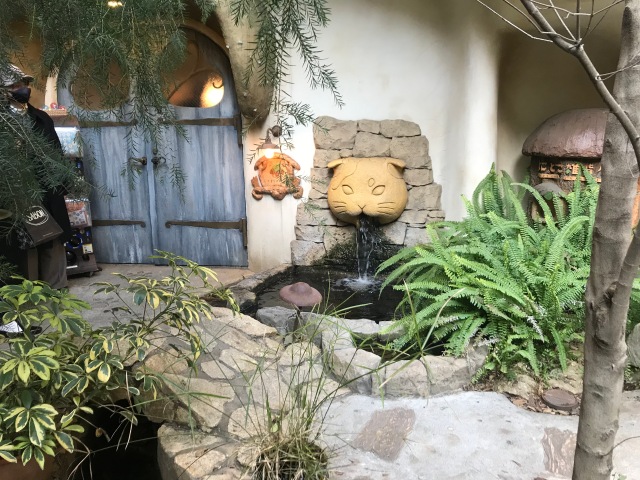japanese-cat-cafe-in-tokyo-is-a-ghibli-esque-village-run-by-felines-in