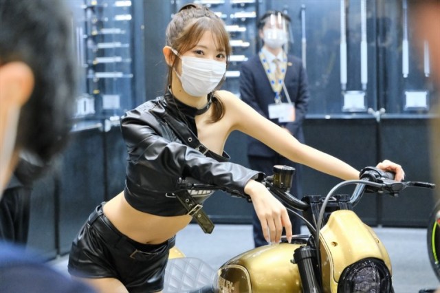 The beautiful masked booth models of the Tokyo Motorcycle Show【Photos】