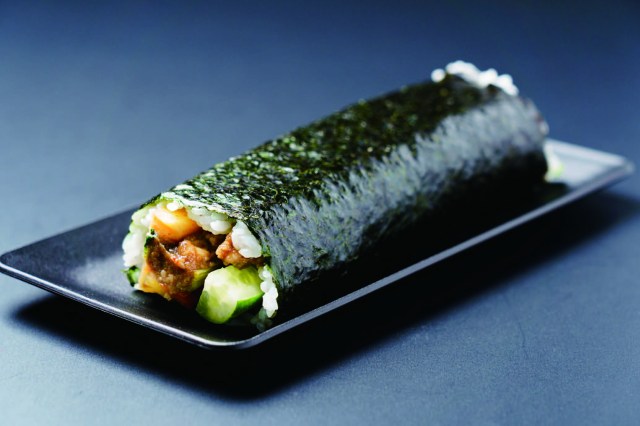 Lucky sushi rolls coming to Kansai Aeon stores again for “Summer Setsubun”