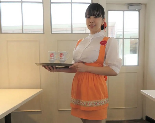 End of the line for Japan’s absolute favorite waitress uniform and one of its favorite pie places