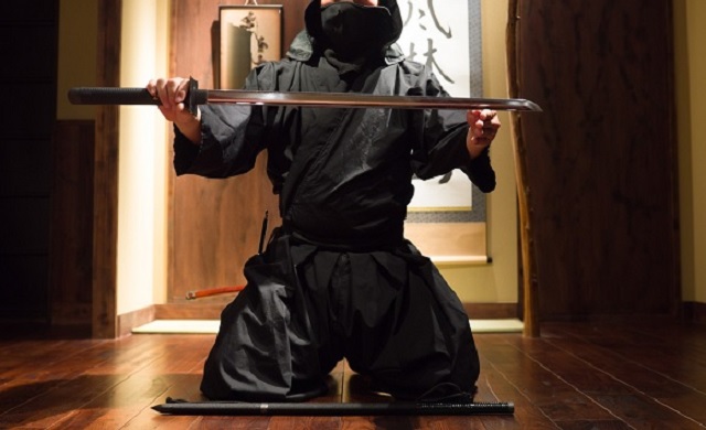 First copy of centuries-old ninja training manual discovered, doesn’t understand dogs【Video】