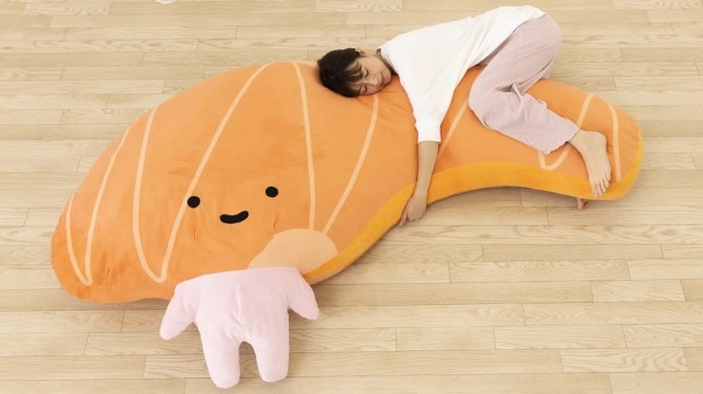 Sanrio’s new crazy huge plushies are bigger than the average Japanese adult【Photos】