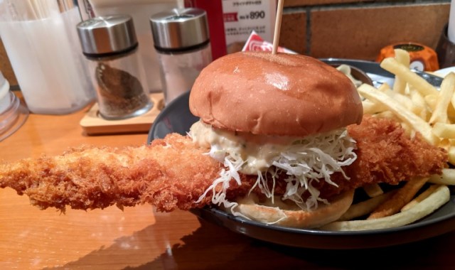Newest branch of Japan’s oldest burger chain serves up some crazy huge sandwiches in Ginza