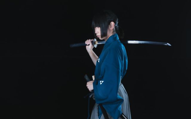 剣士になりたいですか？ 日本で見習いが始まりますが、細かい文字はあなたに衝撃を与えるかもしれません