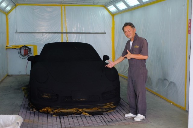 World's blackest Porsche painted with Japan's Musou Black 【Video