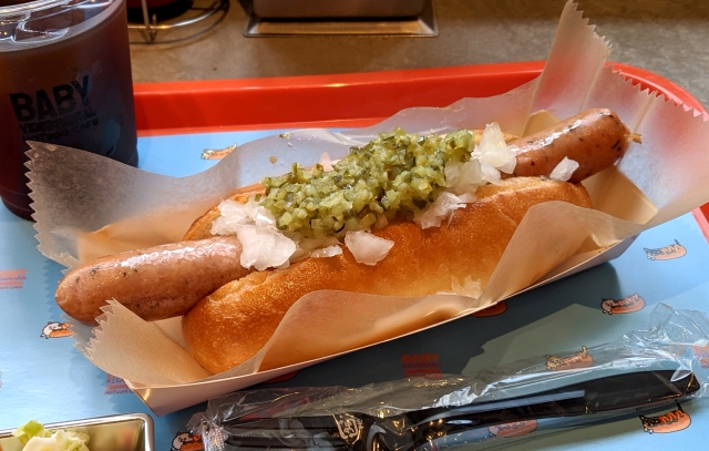 Sous chef at a Michelin-starred restaurant makes hot dogs classy in Tokyo