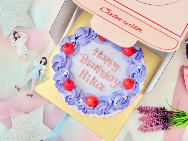 Celebrate your oshi’s birthday in style with this fully customisable cake