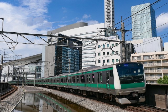 “Passengers who don’t want to be groped, please use the rear train cars” announcement angers Japan