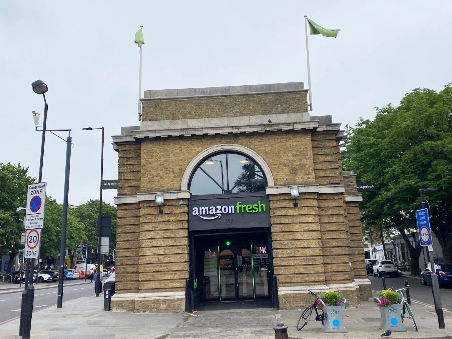 amazon-s-unmanned-just-walk-out-store-amazon-fresh-leaves-us-feeling