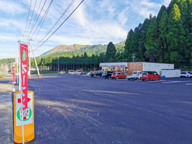 When a Japanese convenience store opens in the countryside…